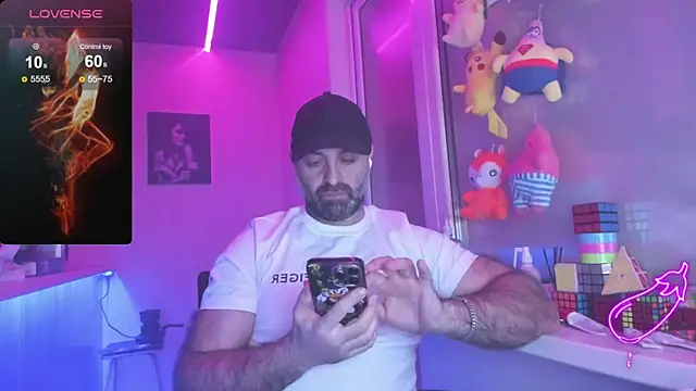 Snapshot of MAGABEAR077 chatting on February 6, 8:34 pm MAGABEAR077 online show from February 6, 8:34 pm