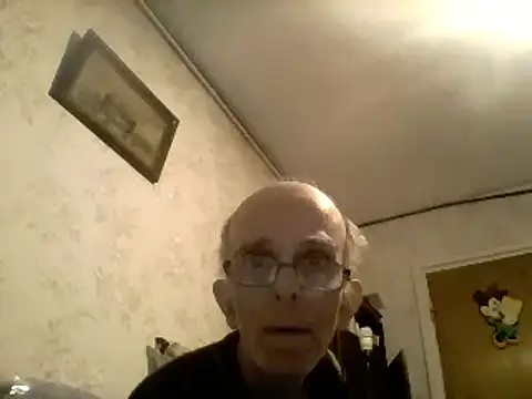 Snapshot of mariusica1@xh chatting on December 10, 9:43 pm mariusica1xh online show from December 10, 9:43 pm