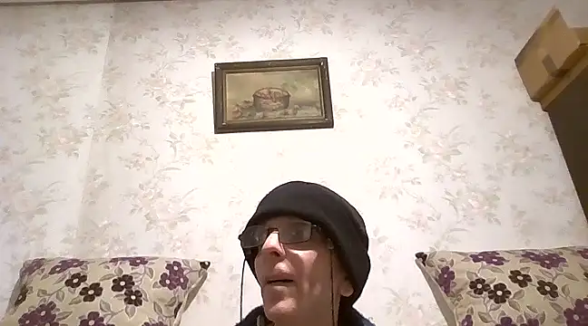 Snapshot of mariusica1@xh chatting on February 12, 9:11 pm mariusica1xh online show from February 12, 9:11 pm
