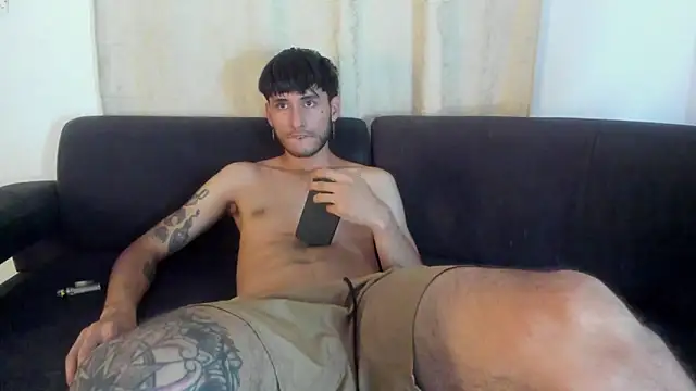 Henrikk senn online show from October 3, 8:36 pm