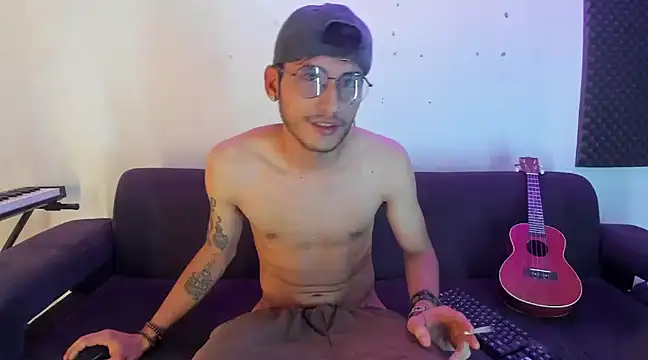 Henrikk senn online show from December 2, 11:43 am