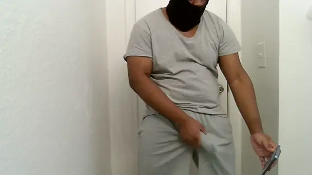 Snapshot of daddythiccklegg chatting on March 2, 9:08 pm daddythiccklegg online show from March 2, 9:08 pm