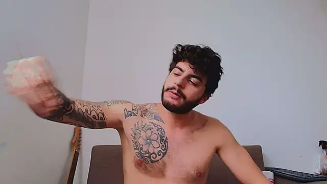 thomas gun online show from April 5, 8:05 pm