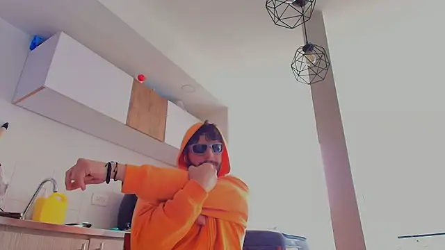 thomas gun online show from March 30, 3:02 pm