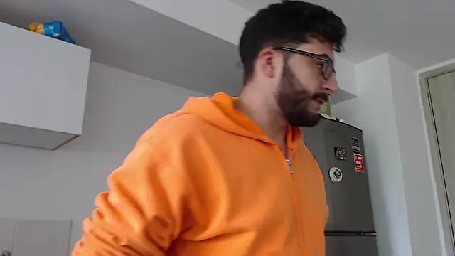 thomas gun online show from February 3, 3:28 pm