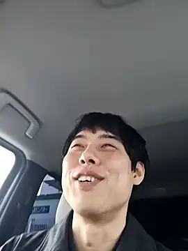 whitebriefboy online show from April 24, 8:55 pm