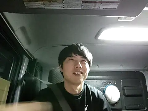 whitebriefboy online show from July 24, 5:31 pm