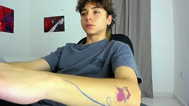 Snapshot of Joe23__ chatting on October 19, 2:16 am Joe23 online show from October 19, 2:16 am