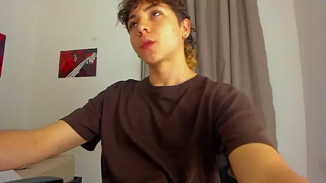 Snapshot of Joe23__ chatting on October 15, 4:42 am Joe23 online show from October 15, 4:42 am