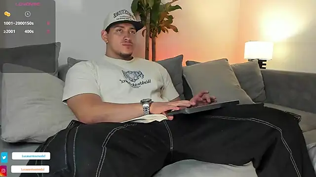 Snapshot of lucasanto_ chatting on January 15, 4:47 am lucasanto online show from January 15, 4:47 am
