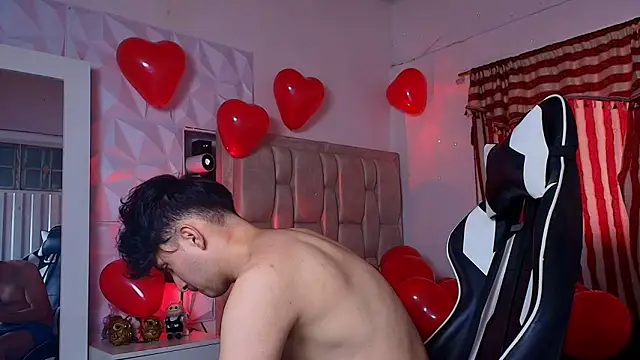 Snapshot of santyago_taylor chatting on February 14, 7:12 pm santyago taylor online show from February 14, 7:12 pm