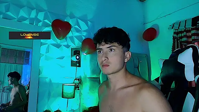 Snapshot of santyago_taylor chatting on March 5, 7:17 pm santyago taylor online show from March 5, 7:17 pm