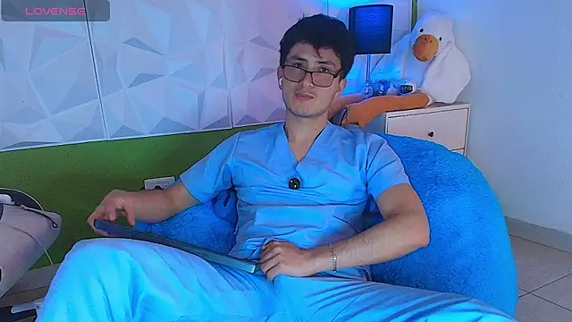 Snapshot of santyago_taylor chatting on September 12, 7:14 pm santyago taylor online show from September 12, 7:14 pm