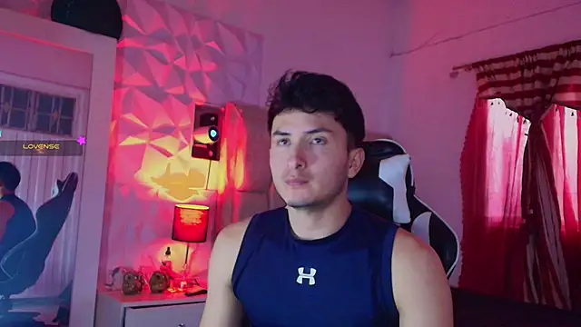 Snapshot of santyago_taylor chatting on December 30, 6:49 pm santyago taylor online show from December 30, 6:49 pm