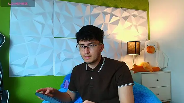 Snapshot of santyago_taylor chatting on September 22, 6:51 pm santyago taylor online show from September 22, 6:51 pm