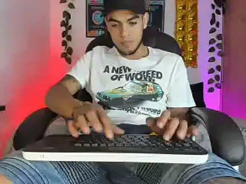 mikee scooth online show from February 2, 1:02 am