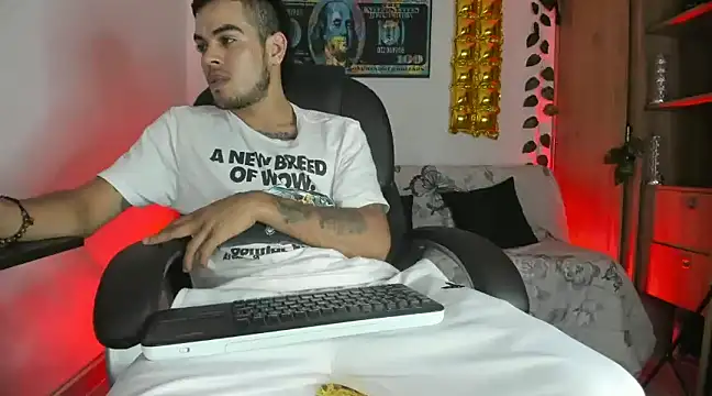 mikee scooth online show from January 8, 1:32 am