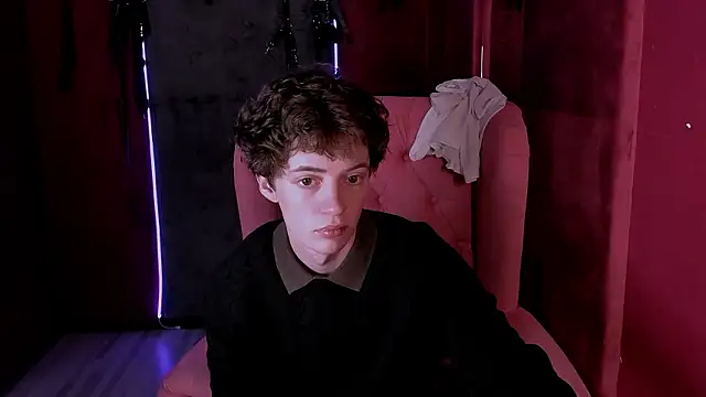 LukeSweet online show from February 11, 10:20 am