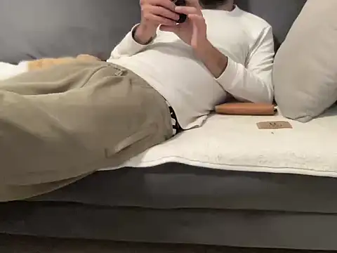 4small4inchlol online show from December 18, 11:01 pm