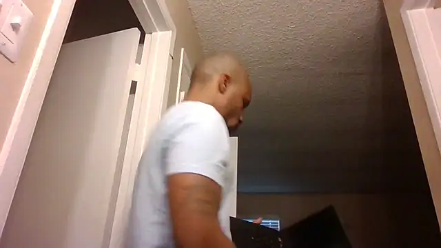 SexxyreddMale online show from March 4, 10:27 pm