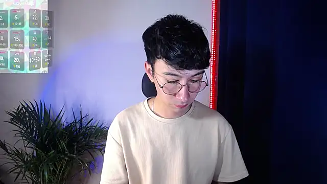 Snapshot of cameron_cum chatting on December 14, 11:29 am cameron cum online show from December 14, 11:29 am