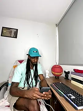 Snapshot of Malkon_Big chatting on October 12, 9:42 pm Malkon Big online show from October 12, 9:42 pm
