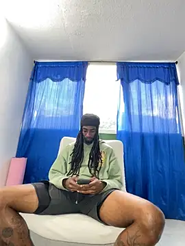 Snapshot of Malkon_Big chatting on October 4, 9:41 pm Malkon Big online show from October 4, 9:41 pm