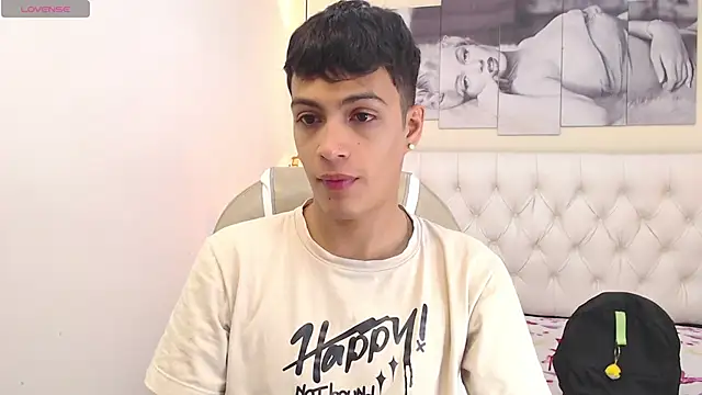 Snapshot of SkinnyBoy_ chatting on January 3, 12:30 pm SkinnyBoy online show from January 3, 12:30 pm