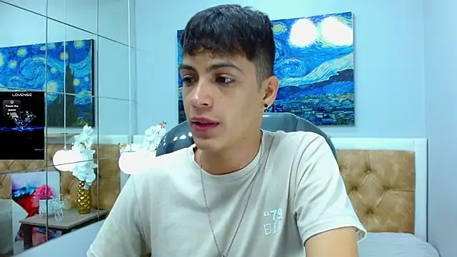 Snapshot of SkinnyBoy_ chatting on October 9, 12:32 pm SkinnyBoy online show from October 9, 12:32 pm