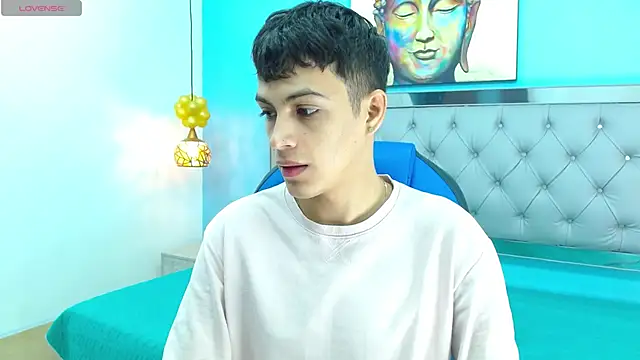 Snapshot of SkinnyBoy_ chatting on January 6, 12:24 pm SkinnyBoy online show from January 6, 12:24 pm