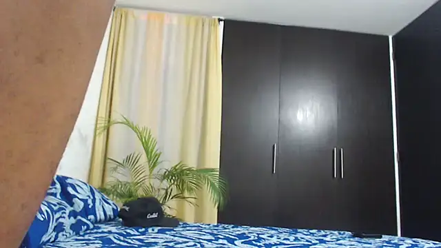 Snapshot of jhon_tomson1 chatting on January 21, 11:55 pm jhon tomson1 online show from January 21, 11:55 pm