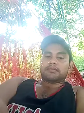 Snapshot of travieso2893 chatting on December 11, 9:11 pm travieso2893 online show from December 11, 9:11 pm