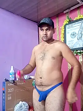 Snapshot of travieso2893 chatting on January 24, 1:36 pm travieso2893 online show from January 24, 1:36 pm