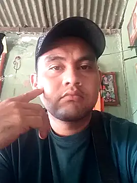 Snapshot of travieso2893 chatting on February 5, 2:48 pm travieso2893 online show from February 5, 2:48 pm