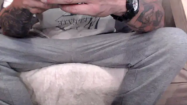 Snapshot of JohnnyKorrupt_ chatting on October 10, 3:11 am JohnnyKorrupt online show from October 10, 3:11 am