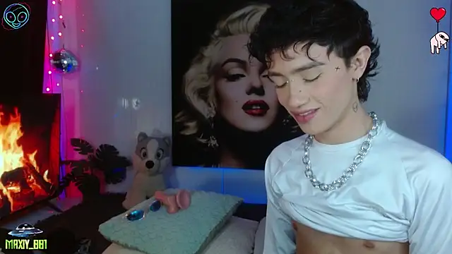 maxiy 001 online show from April 26, 2:42 am