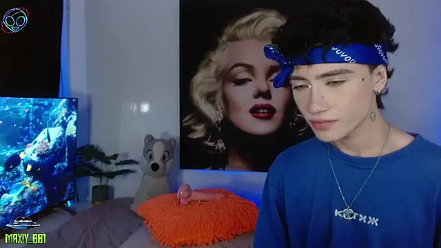 maxiy 001 online show from November 25, 3:03 pm