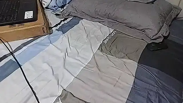 mfreitas005 online show from May 25, 12:11 pm