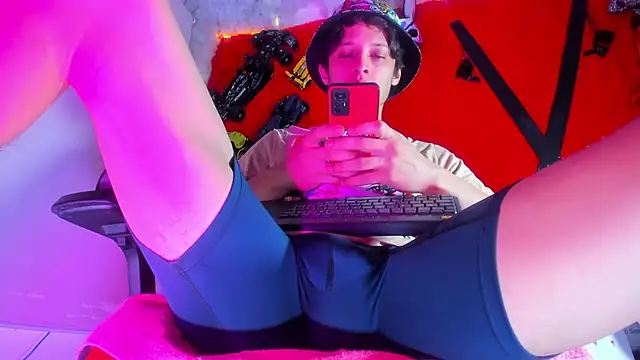 LilOwen  online show from December 22, 10:40 pm