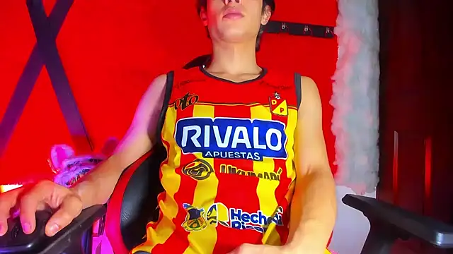 LilOwen  online show from April 6, 5:14 pm