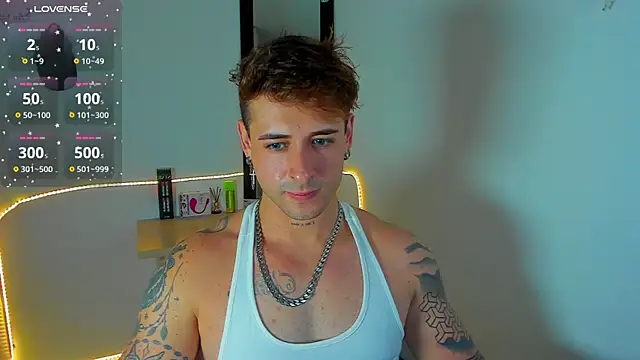 Snapshot of Ares_blue chatting on September 23, 12:10 am Ares blue online show from September 23, 12:10 am