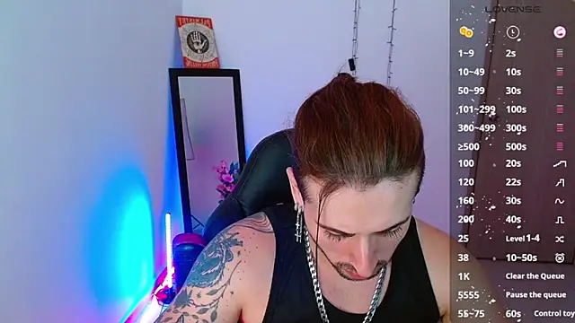 Snapshot of Ares_blue chatting on January 25, 12:05 pm Ares blue online show from January 25, 12:05 pm