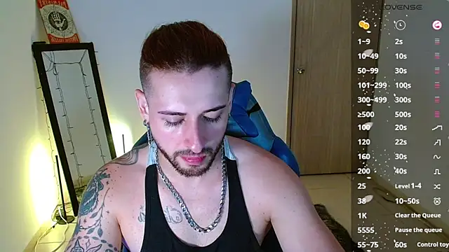 Snapshot of Ares_blue chatting on February 13, 11:06 am Ares blue online show from February 13, 11:06 am
