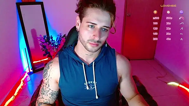 Snapshot of Ares_blue chatting on January 3, 11:14 am Ares blue online show from January 3, 11:14 am