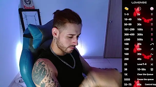 Snapshot of Ares_blue chatting on February 19, 11:17 am Ares blue online show from February 19, 11:17 am