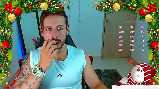 Snapshot of Ares_blue chatting on December 14, 11:39 am Ares blue online show from December 14, 11:39 am