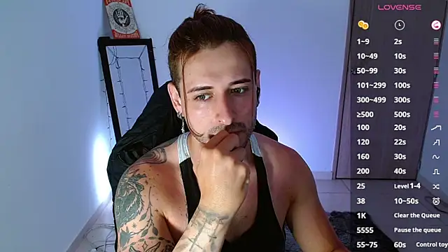 Snapshot of Ares_blue chatting on March 5, 12:44 pm Ares blue online show from March 5, 12:44 pm