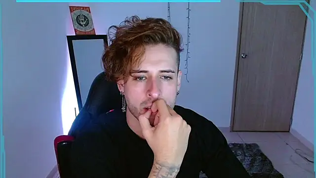 Snapshot of Ares_blue chatting on January 14, 11:20 am Ares blue online show from January 14, 11:20 am