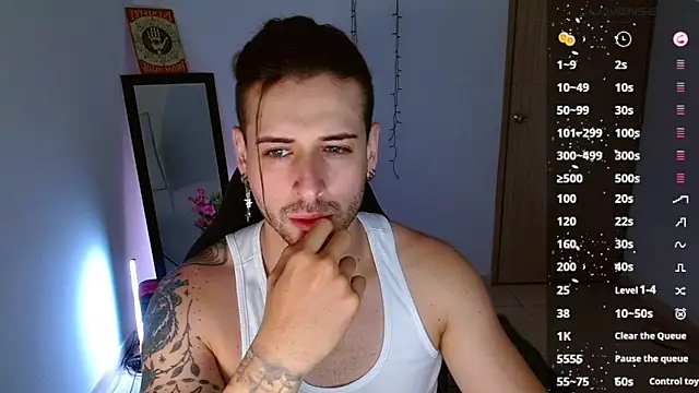 Snapshot of Ares_blue chatting on January 24, 11:37 am Ares blue online show from January 24, 11:37 am