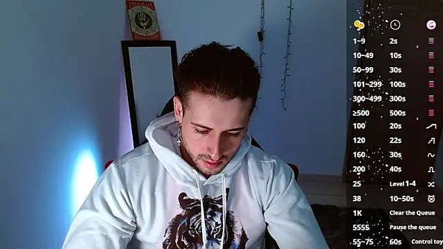 Snapshot of Ares_blue chatting on January 18, 11:32 am Ares blue online show from January 18, 11:32 am